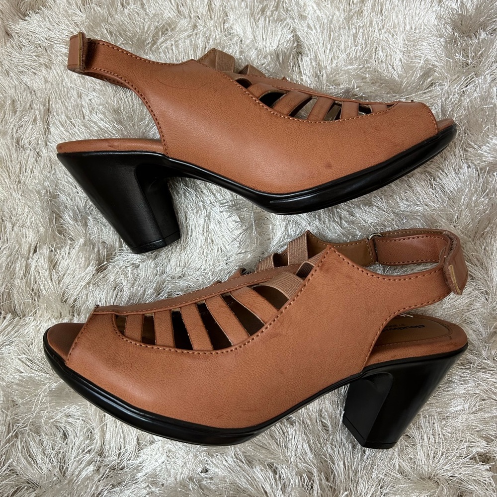 CLOUDWALKERS BY AVENUE HEELS